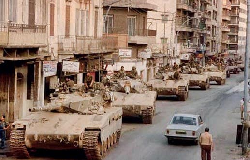 Колонна танков «Меркава» Мк.1 на улице Бейрута